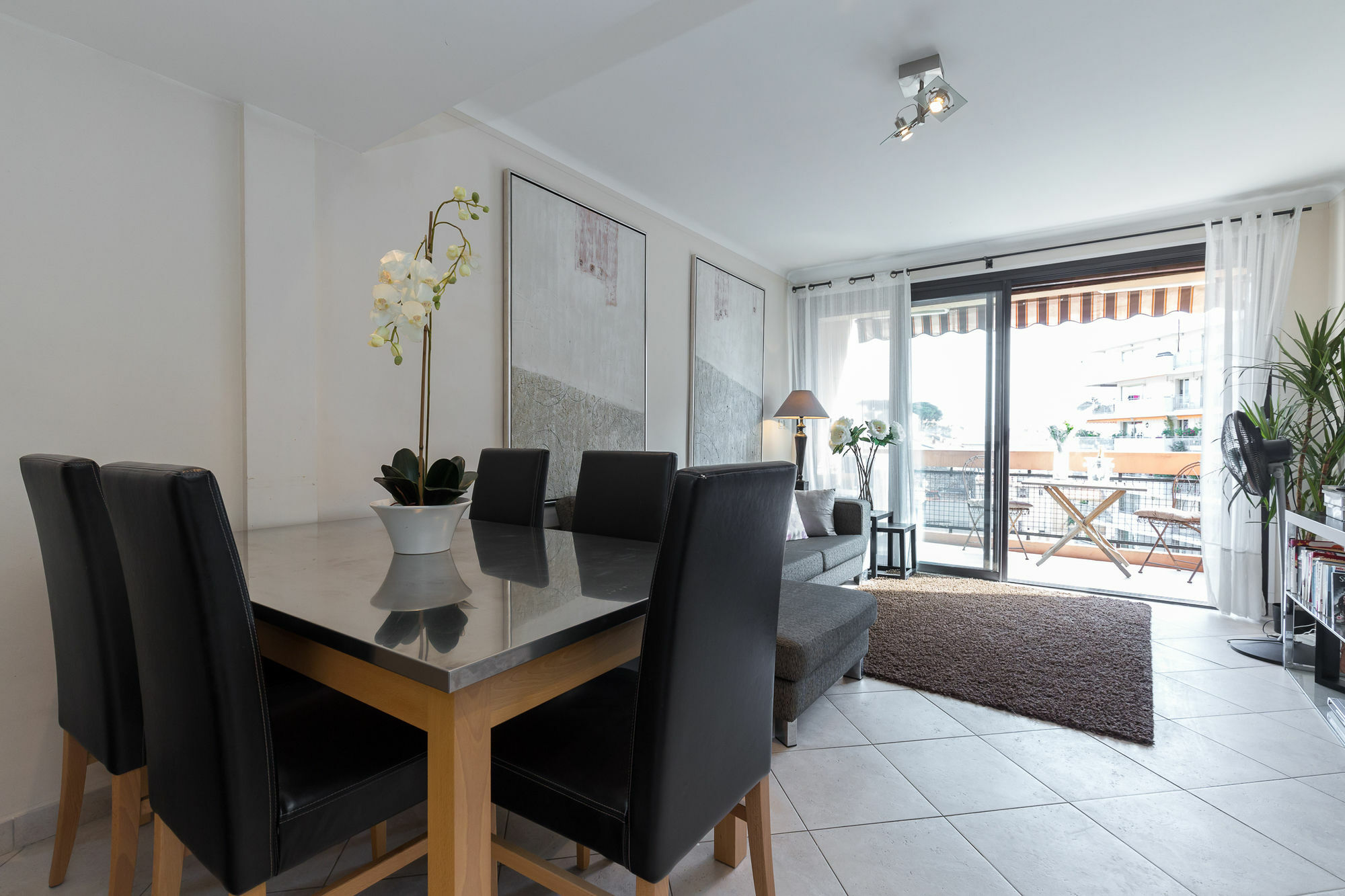 Modern 3 Bedroom, 3 Bathroom Near Old Town Walking Distance To Palais 330 Apartment