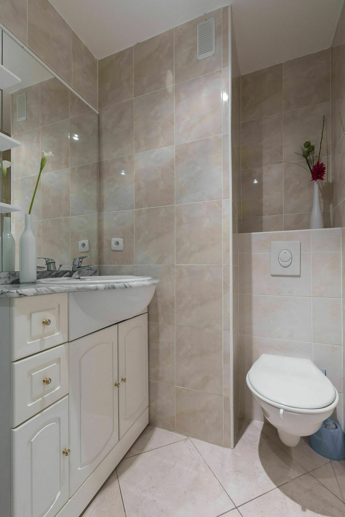 Modern 3 Bedroom, 3 Bathroom Near Old Town Walking Distance To Palais 330 Apartment Cannes