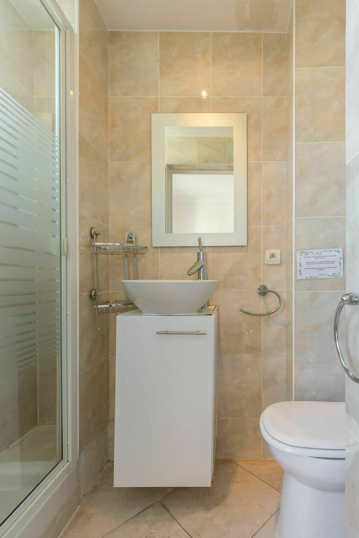 Apartment Modern 3 Bedroom, 3 Bathroom Near Old Town Walking Distance To Palais 330 *
