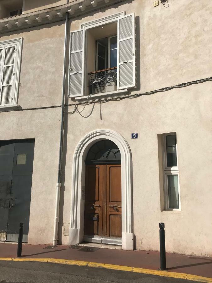 Apartment 9 Calmette *