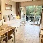 Joli Cozy Appartement, Apercu Mer, Piscine, Gardien