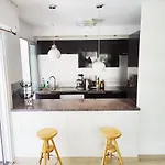 One Bedroom Flat With Terrace, 250M From The Beach And La Croisette, Behind The Martinez Hotel