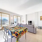 Palm Beach- Free Wifi- Parking- Sea View
