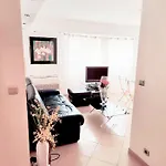 One Bedroom Flat With Terrace, 250M From The Beach And La Croisette, Behind The Martinez Hotel