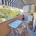 Henri Camille Real Estate -Copacabana - Adorable Studio Au Palm Beach