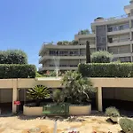 Studio En Rez-De-Jardin A Cannes La Bocca - Acces Plages, Terrasse Privee - Fr-1-609-98