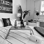 Palais 5Min Luxury&Cinema Studio