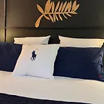 Palais 5Min Luxury&Cinema Studio