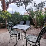 Studio F1 Avec Jardin, Proche Du Palais Des Festivals Et Des Plages