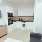 Appartement 2 Pieces Renove Avec Clim, Wi-Fi Et Tout Equipe - Proche De Rue D\'Antibes Et Palais Des Festivals