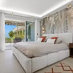 Ref 2004 - Cannes - Sea View Apartment For Rent