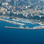 Blvd De La Croisette 82A, Cannes, La Réale