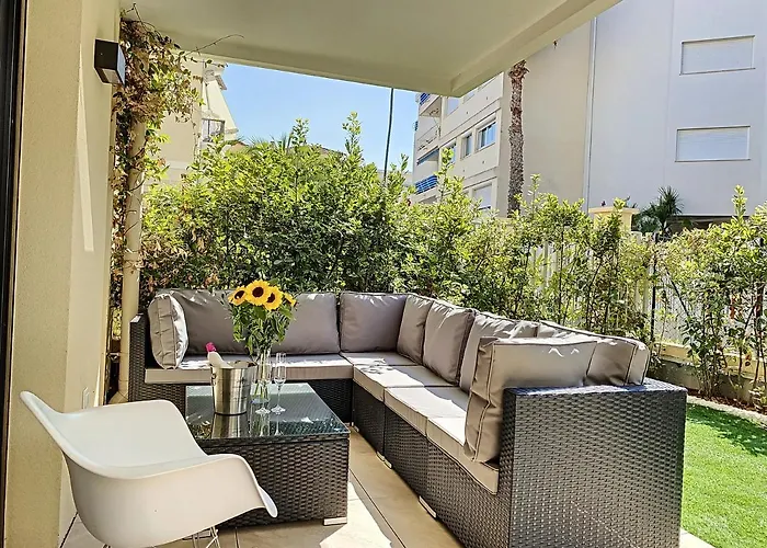 Apartment Palm Beach With A Nice Swimming Pool