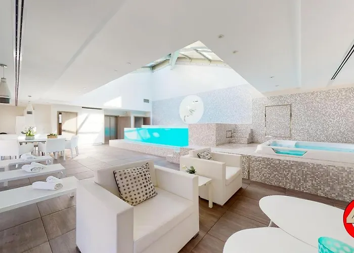 The Pool House Cannes