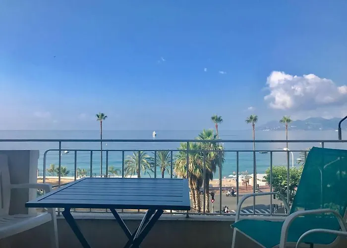 One Bedroom Apartment In Cannes With A Balcony And Great Sea Views - 821