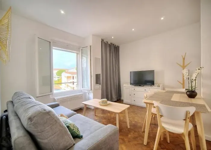 Loena Cannes Centre - Appartement Entier 2 Pieces - 4 Personnes - Proche Croisette Palais Festival Plage - Internet Gratuit - Climatisation - Non Fumeur
