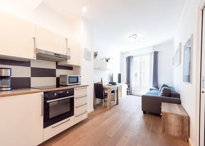 Cannes 1-Br Apartment In The Carre D\'Or