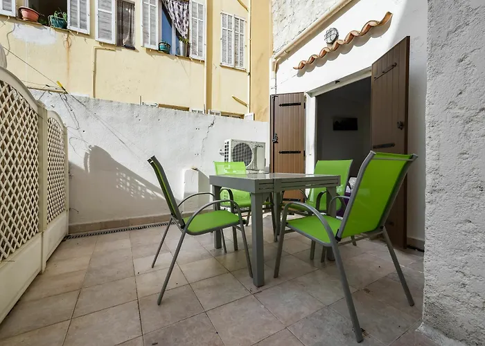 Les Halles Terrasse Apartment 1