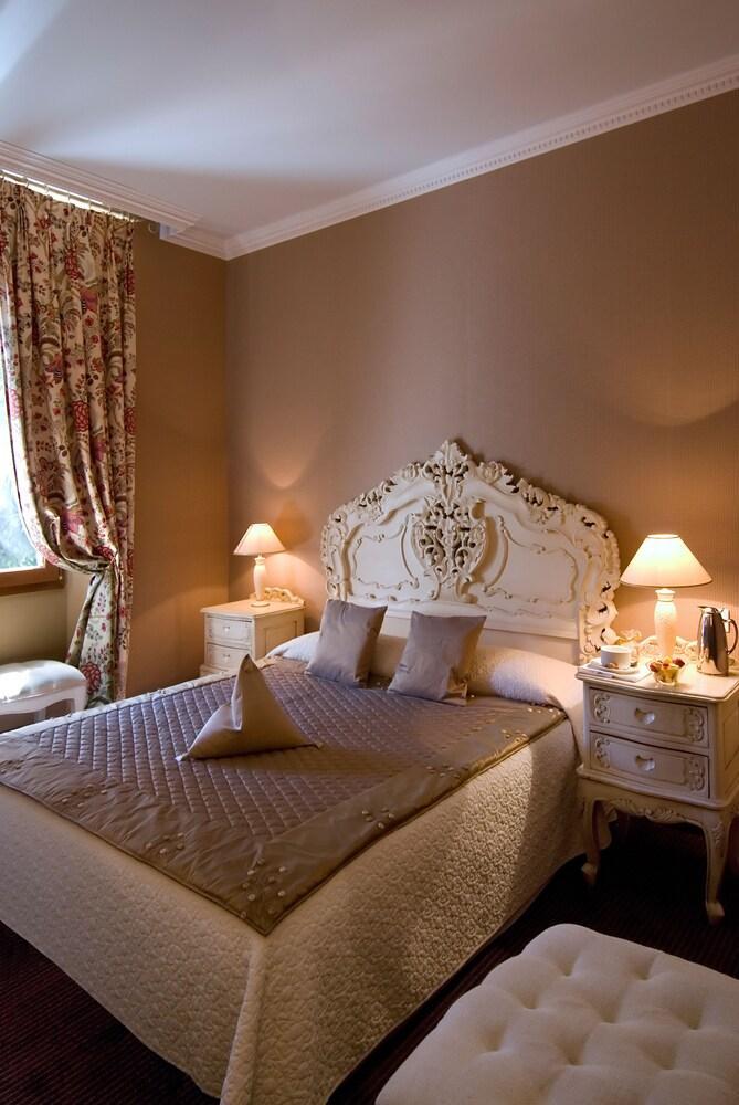 Chateau De La Tour Hotel