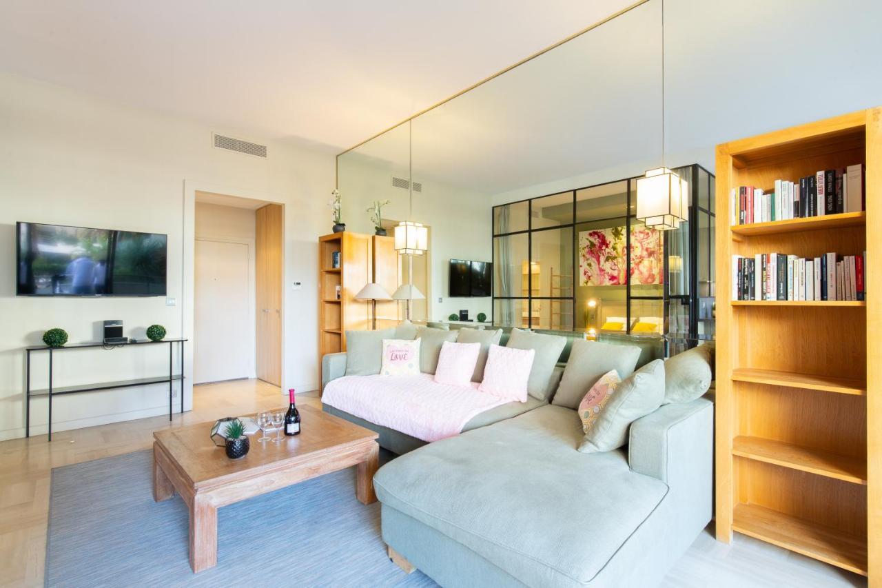 Apartment Gray D'albion Yourhosthelper *