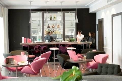 Le Canberra Hotel