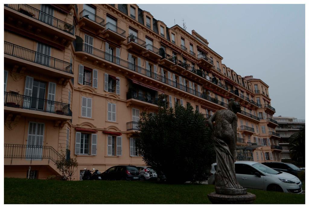 Claire Deluxe Cannes