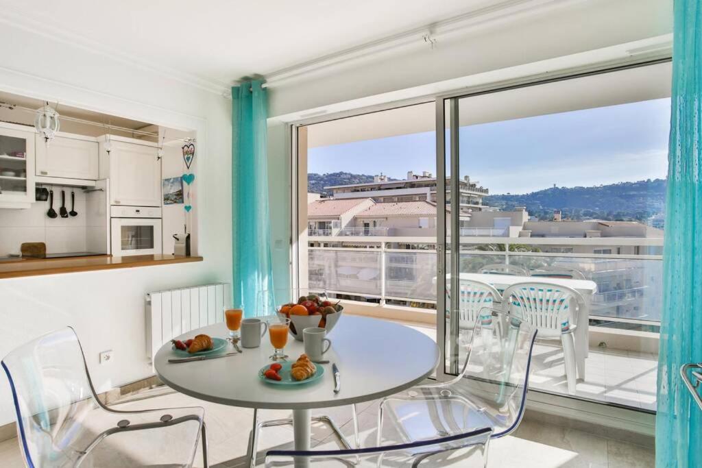 Apartment Bright One Bdrm A/c-swimming Pool/congress By Olidesi