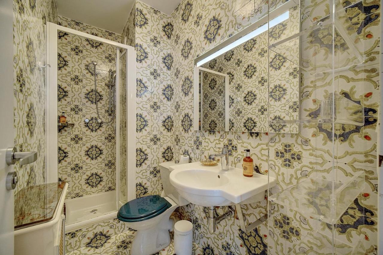 Appartement Big 2 Bedrooms View On Lerins Islands . Cannes