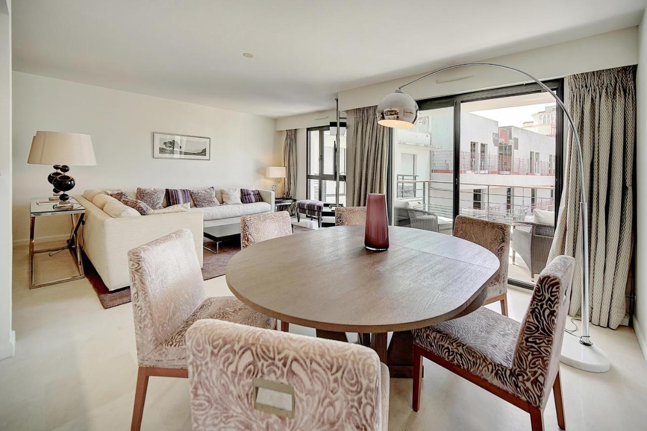 Carlton Riviera *