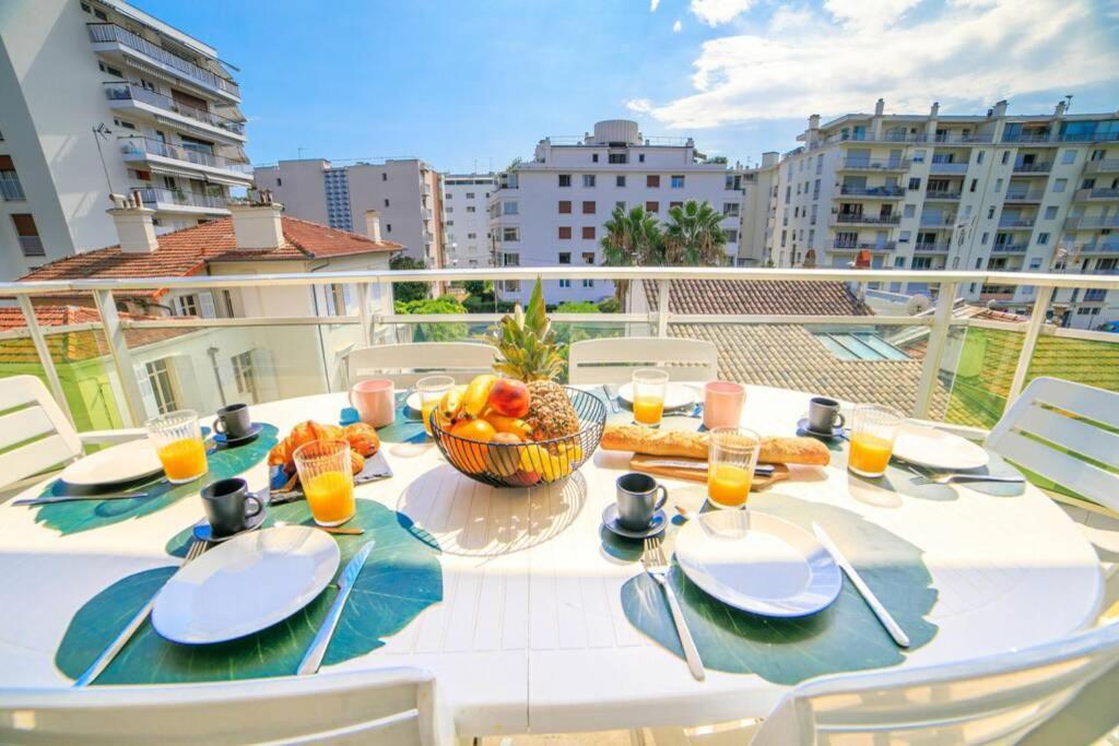 Apartment Le Bain De Soleil - Le Bain De Soleil 5 Star Two Bedroom Cannes