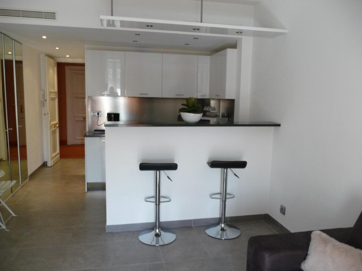 Palais Miramar 65 Bd De La Croisette *