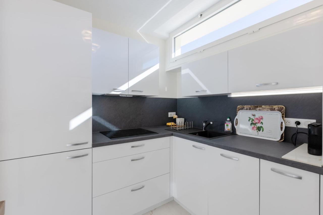 Luxurious 2-room In Palm Apartment