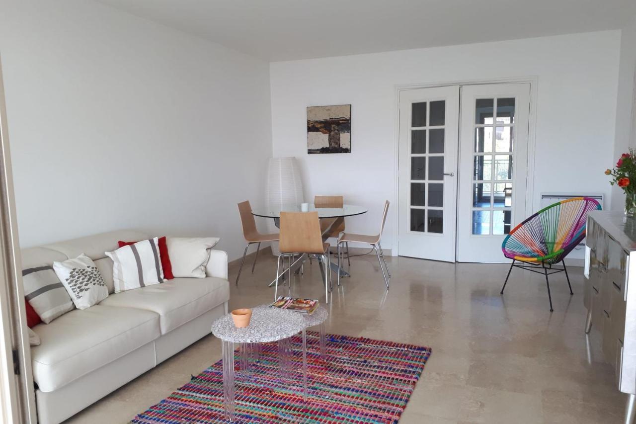 Appartement In A With Swimming Pool Wifi *