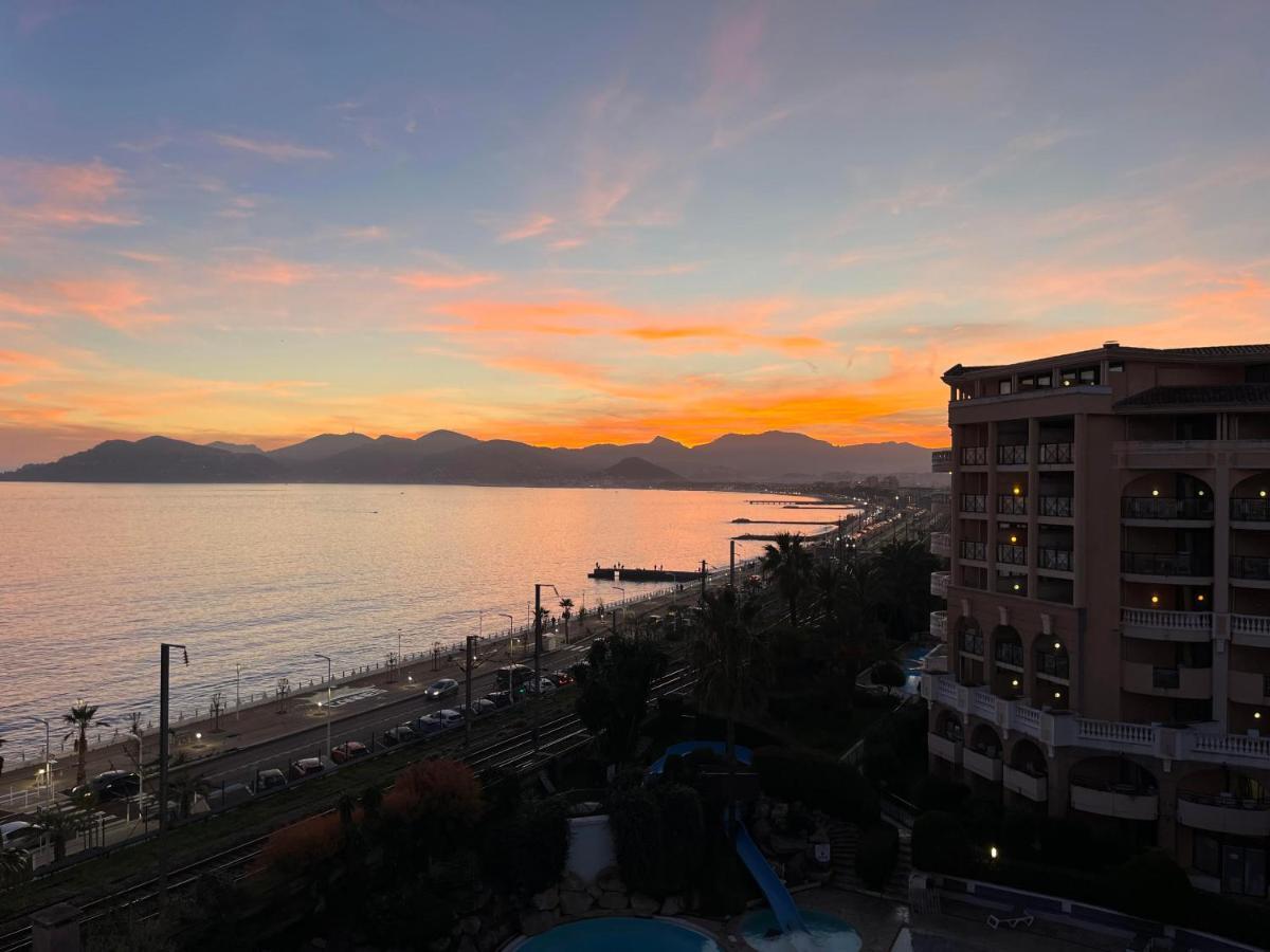 Cannes Apartment With Sea View, Aircondition And Parking Appartement Cannes