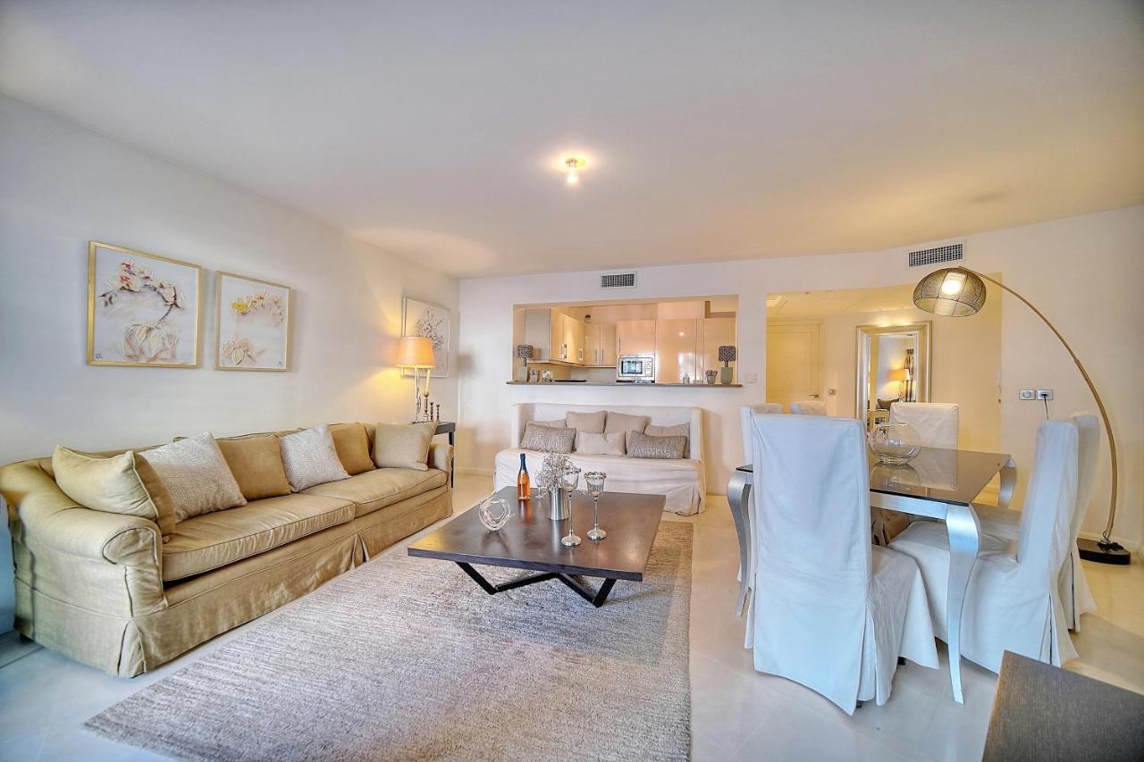 Apartment Carlton Riviera