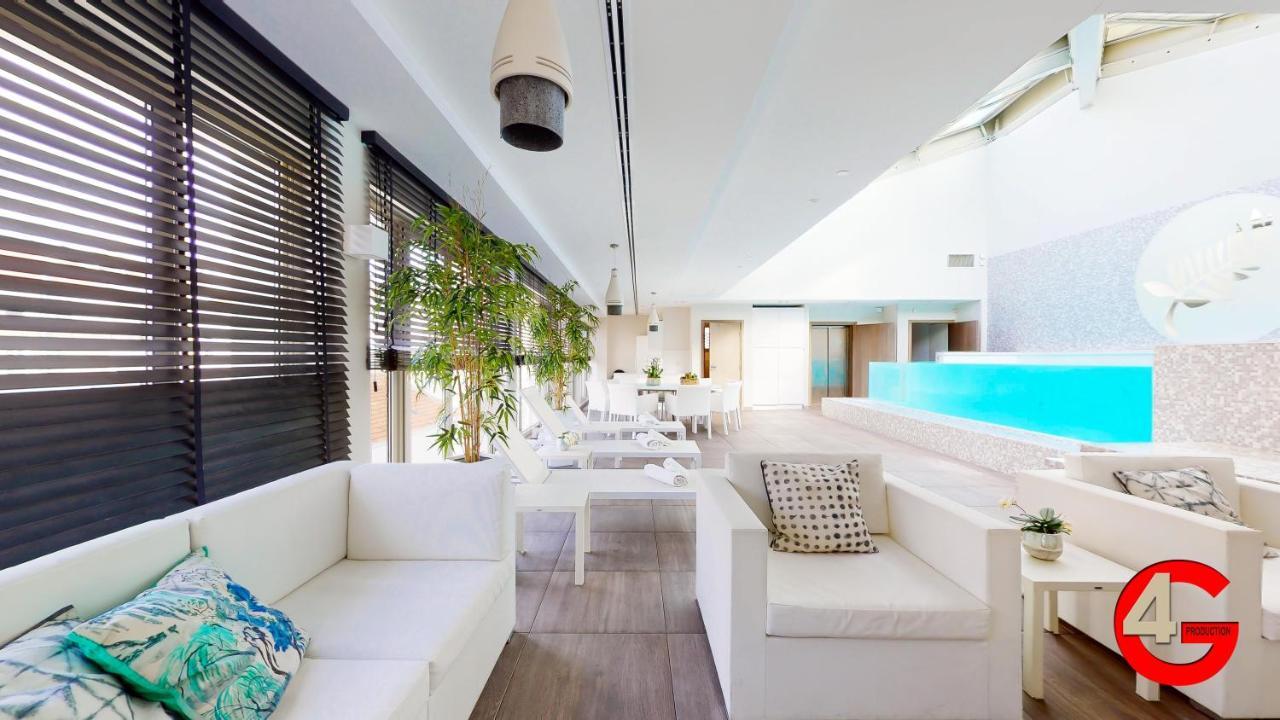 The Pool House Cannes