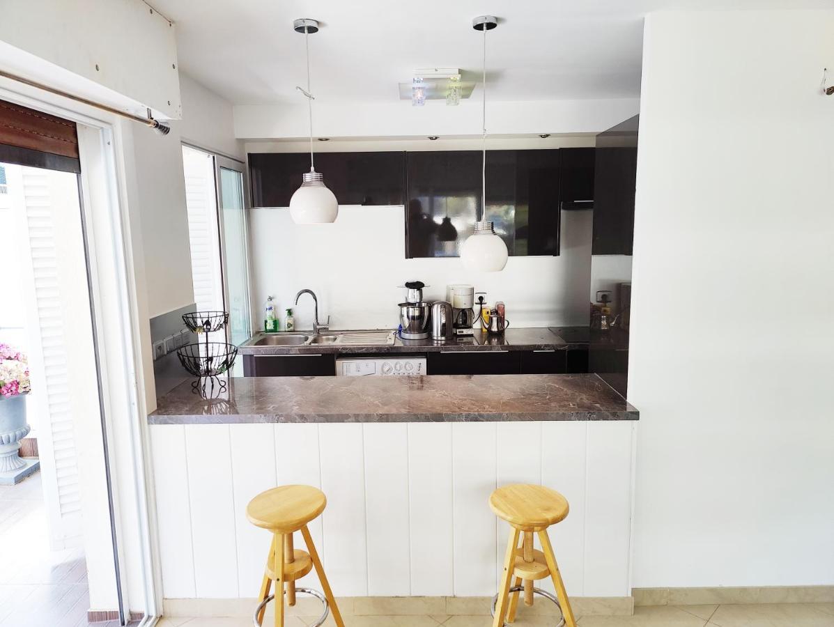 One Bedroom Flat With Terrace, 250m From The And La Croisette, Behind The Martinez Apartment Cannes