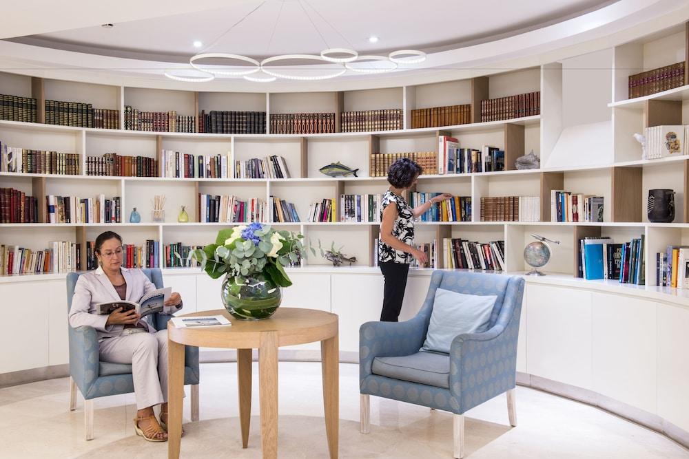 Staybridge - Centre By Ihg