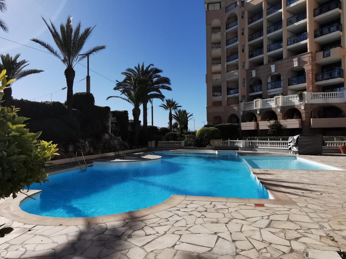 En Bord De Appartement Cannes