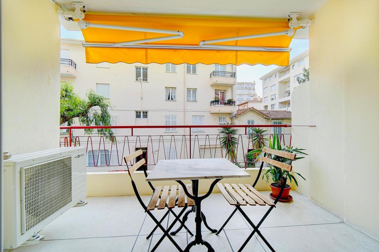 2 Bedroom Luxury Flat With Balcony Center *