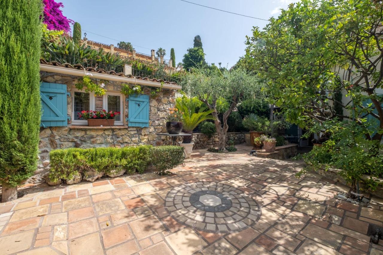 Superb With Swimming Pool & Sauna Villa *