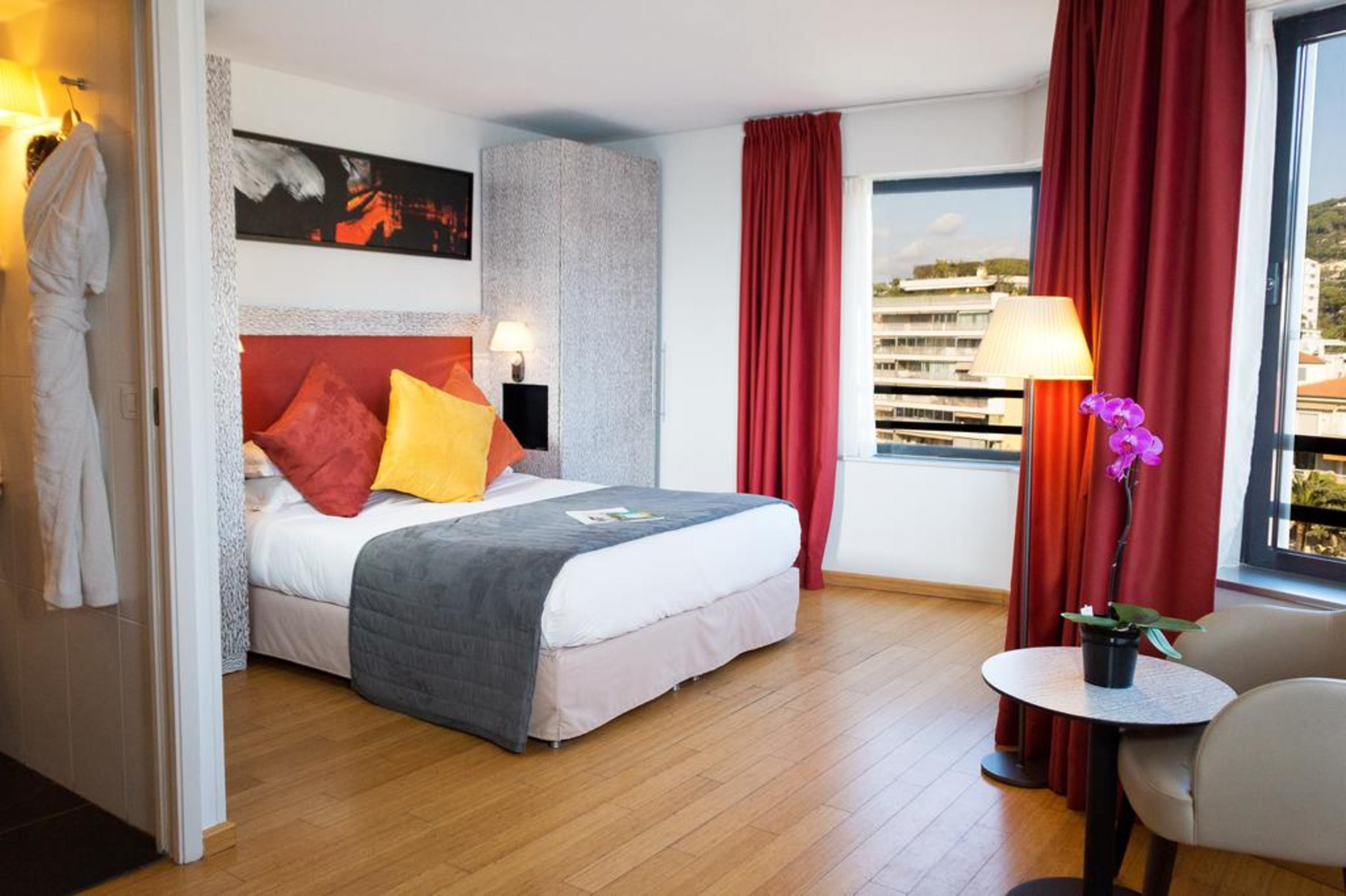 Hotel Eden & Cannes