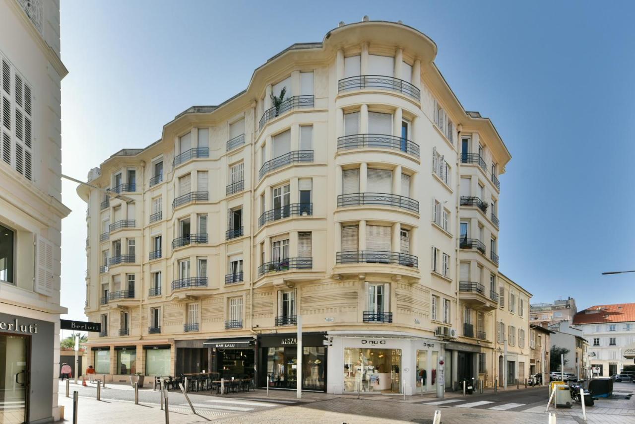 Two Bedroom Flat Steps Away From Croisette Apartment Cannes