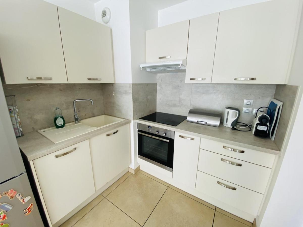 Val1- One Bedroom Center