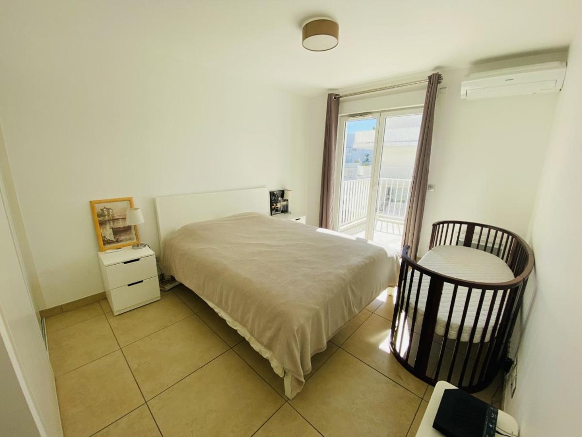 Val1- One Bedroom Center Apartment *