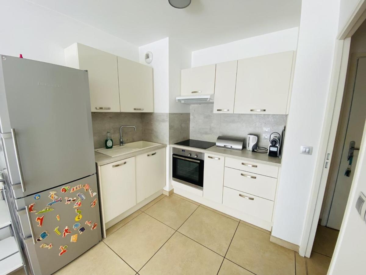 Val1- One Bedroom Center Apartment