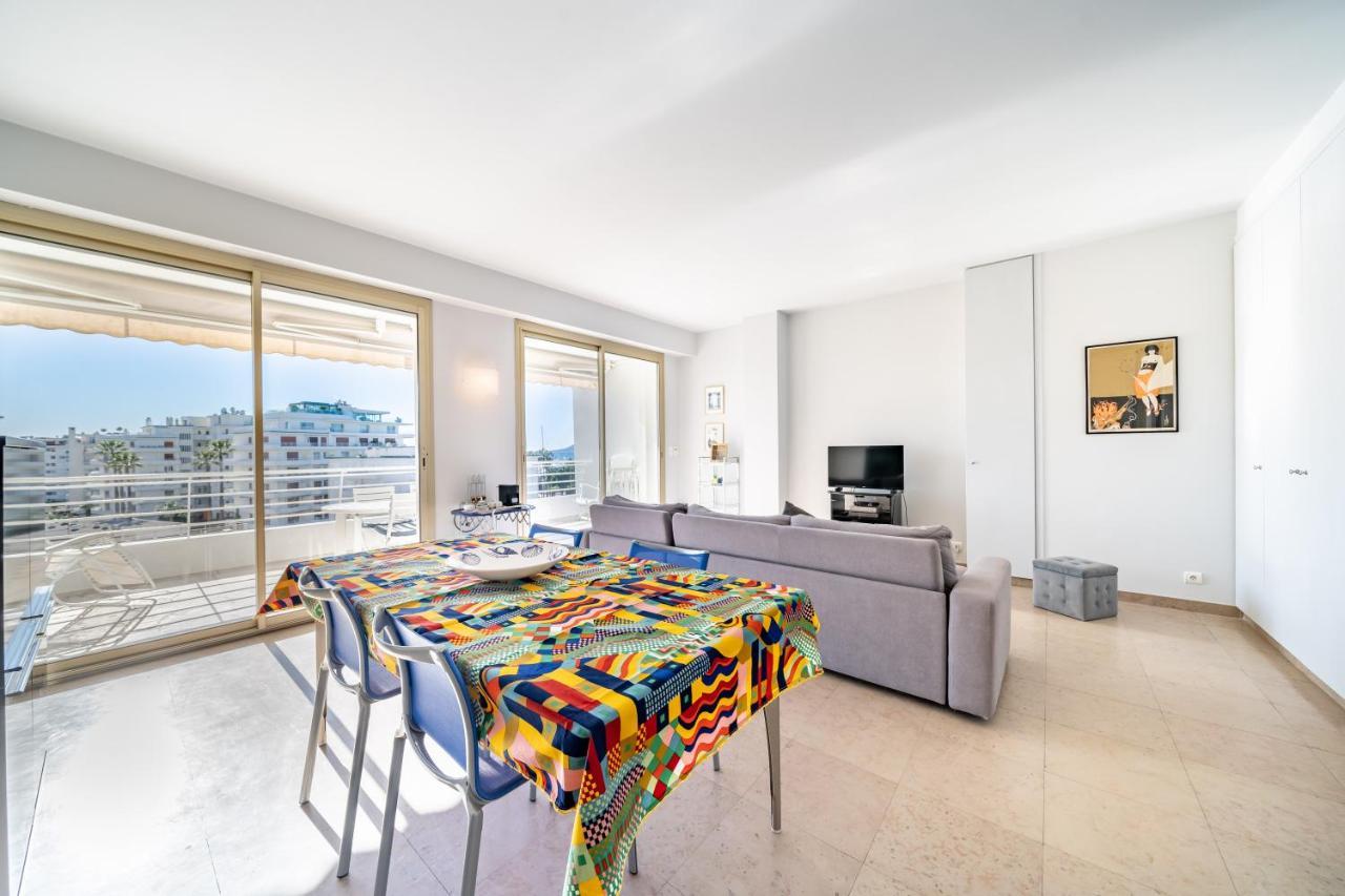 Apartment Palm Beach- Free Wifi- Parking- Sea View *