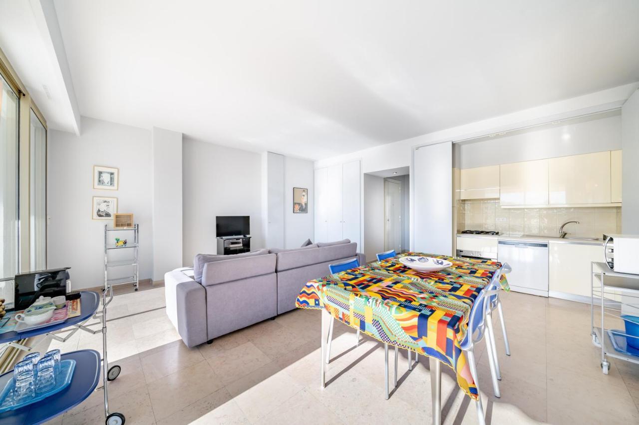 Apartment Palm Beach- Free Wifi- Parking- Sea View Cannes