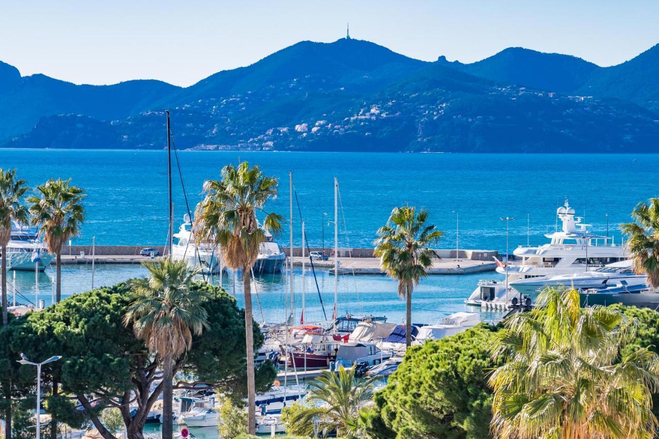 Palm Beach- Free Wifi- Parking- Sea View Apartment *