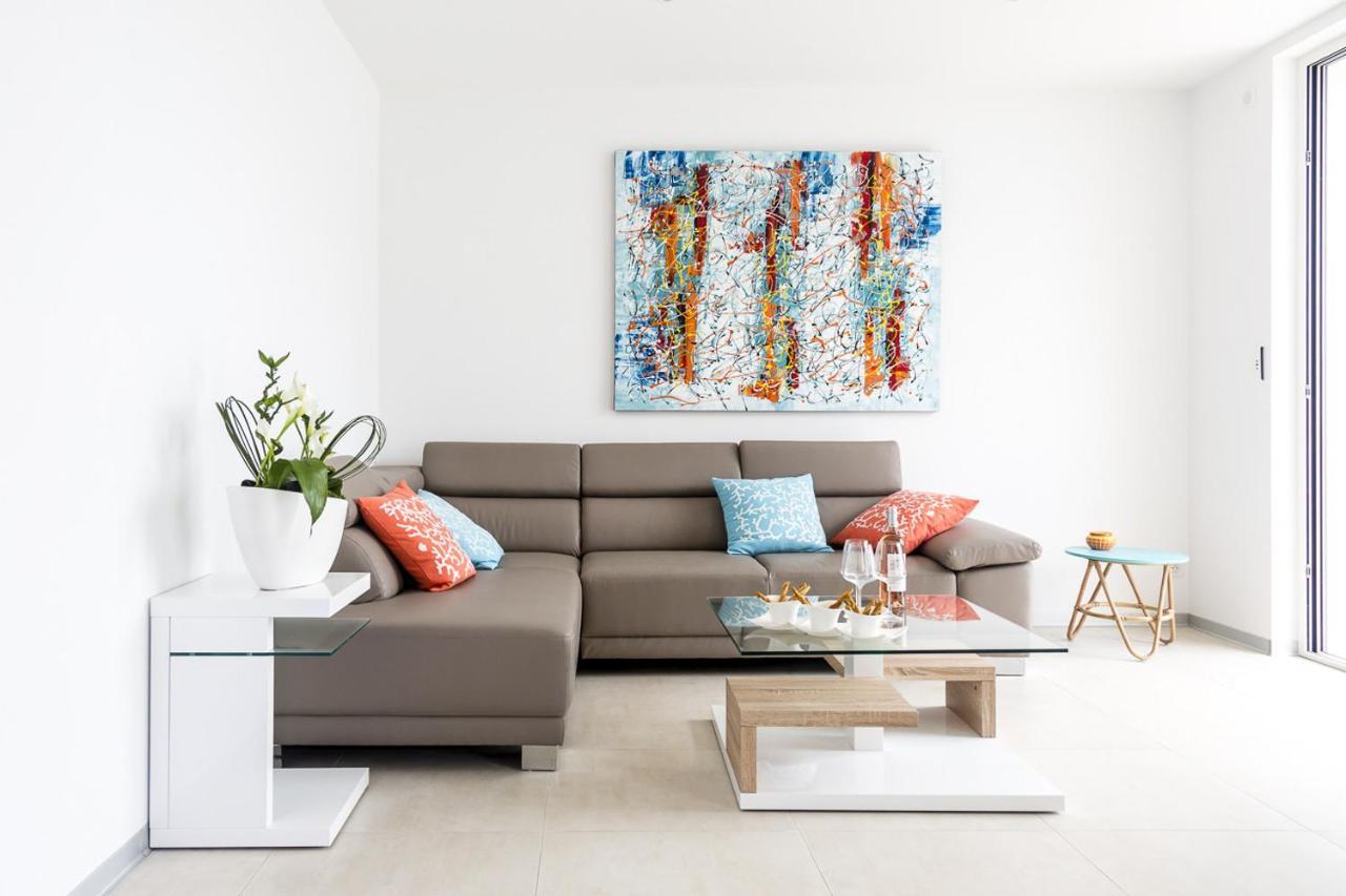 Ground Floor On Seafront With Large Terrace * Cannes